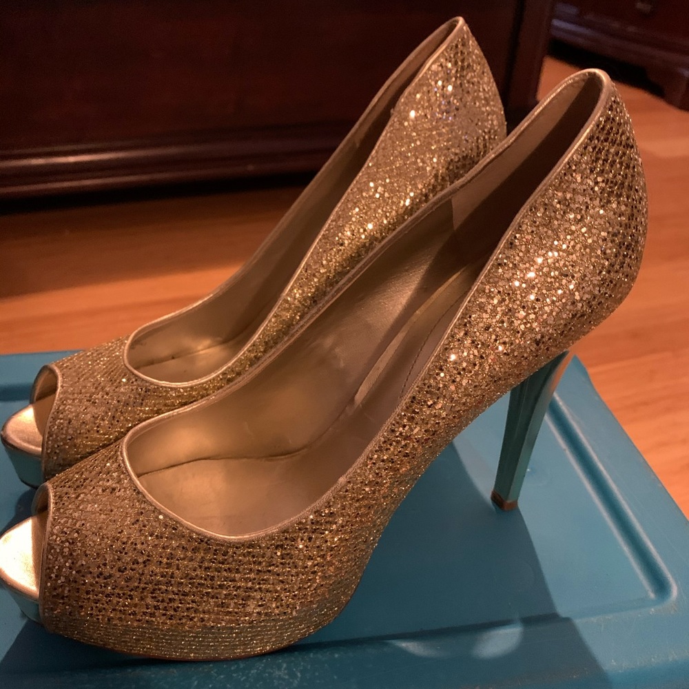Guess heels